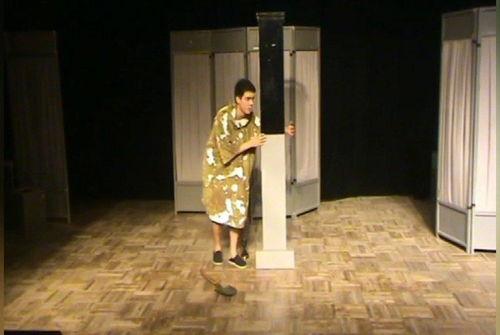 龚俊大学文艺汇演视频,青春风采绽放舞台